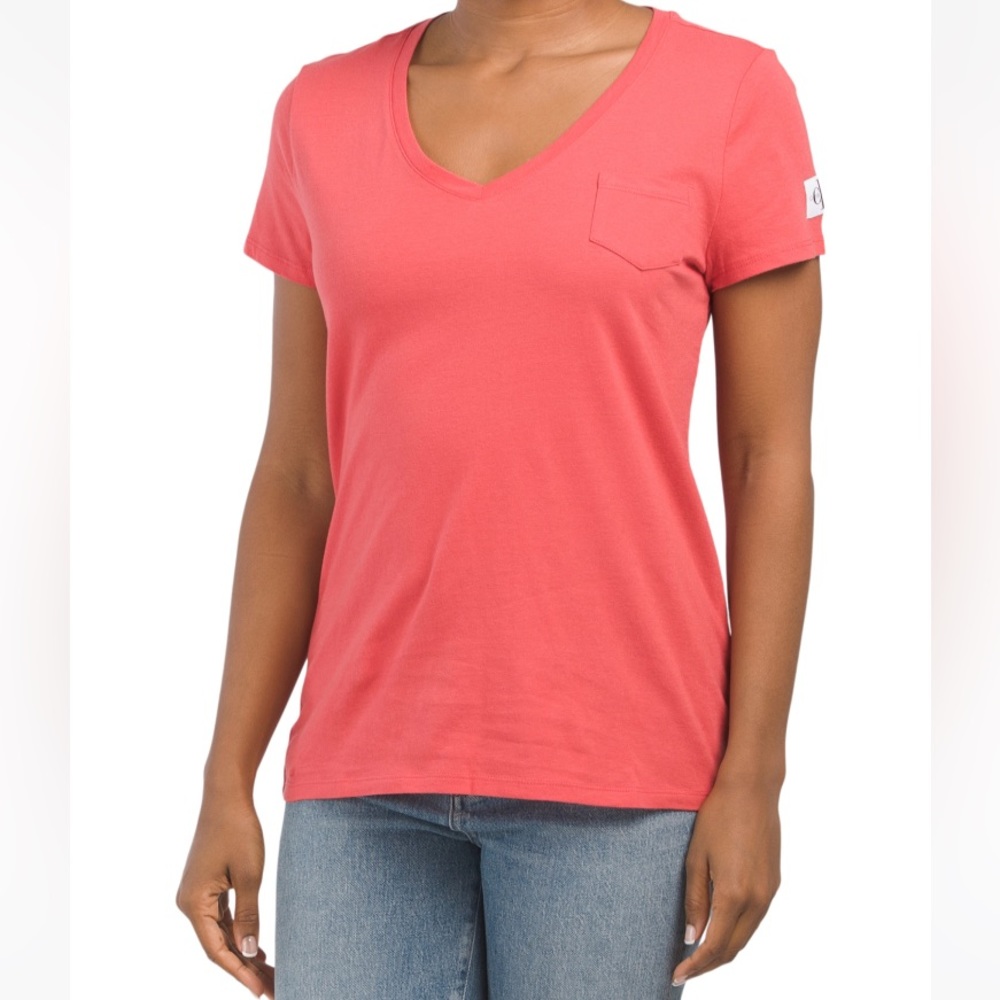 CALVIN KLEIN JEANS Women’s Short Sleeve V-neck Pocket Tee Color Flag Size Medium